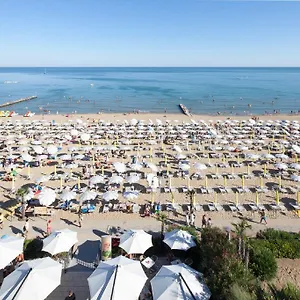 https://hotel-columbia-ninfea.hotelslidodijesolo.com